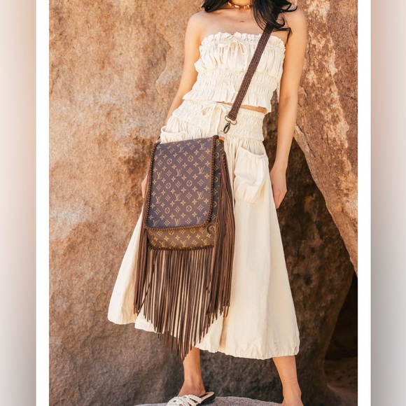 Fringed LV purse - Picture 1 of 9